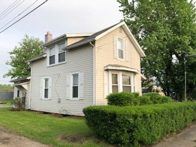 Building Photo - 2 Bedroom NE Canton Home for Rent