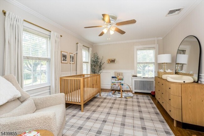 Building Photo - 25 Riverview Dr