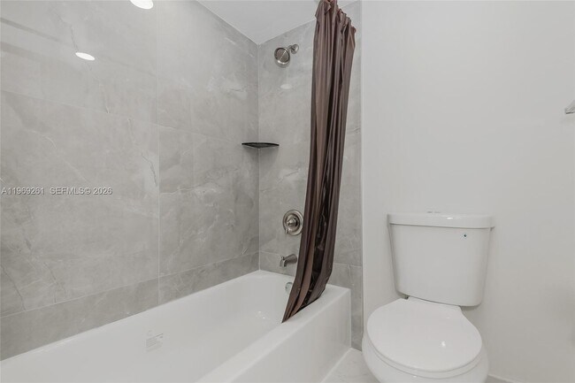 Building Photo - 9150 Fontainebleau Blvd