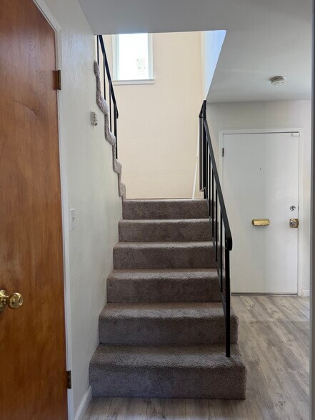 Building Photo - 85 El Toro Ct