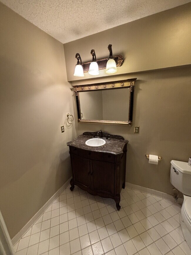 Building Photo - Available FOR RENT in Dothan, AL!!