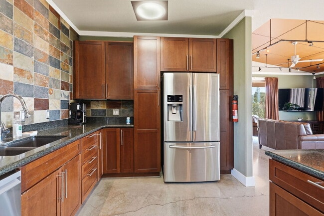 Building Photo - Peaceful Hilltop Retreat with Views | Unfurnished 5BD Executive Home on Private Knoll