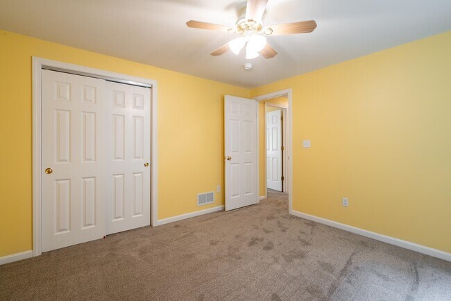 Building Photo - 206 Mt Delight Rd