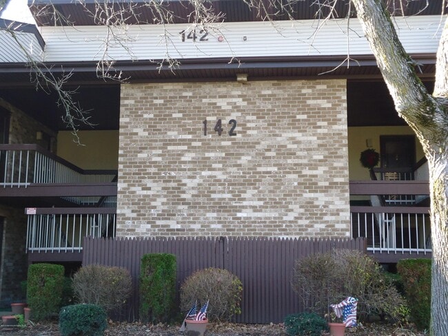 Building Photo - 142 Cross Slope Ct