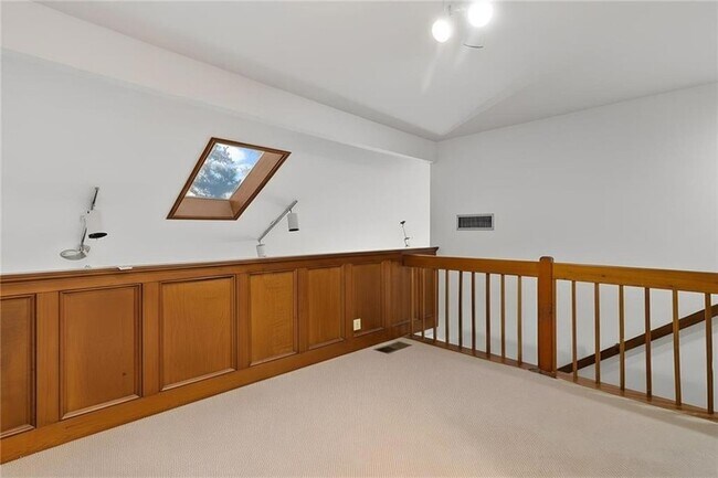 Building Photo - 16 Jacqueline Ct