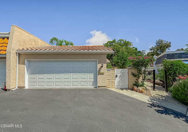 Building Photo - 2829 Shoreview Cir