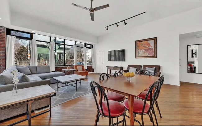 Building Photo - 2 bedroom in Chicago IL 60618