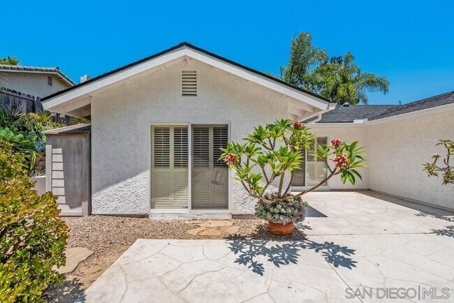 Building Photo - 2841 Cacatua St