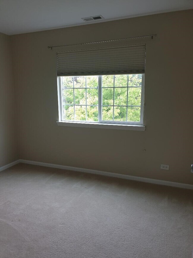 Building Photo - 28121 Sonoma Pass