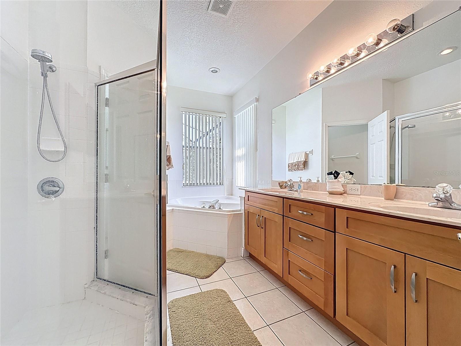 Building Photo - 107 Amaca Ln