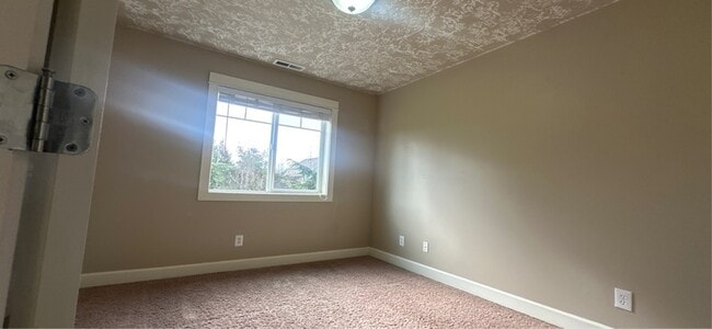 Building Photo - 913 Pintail St