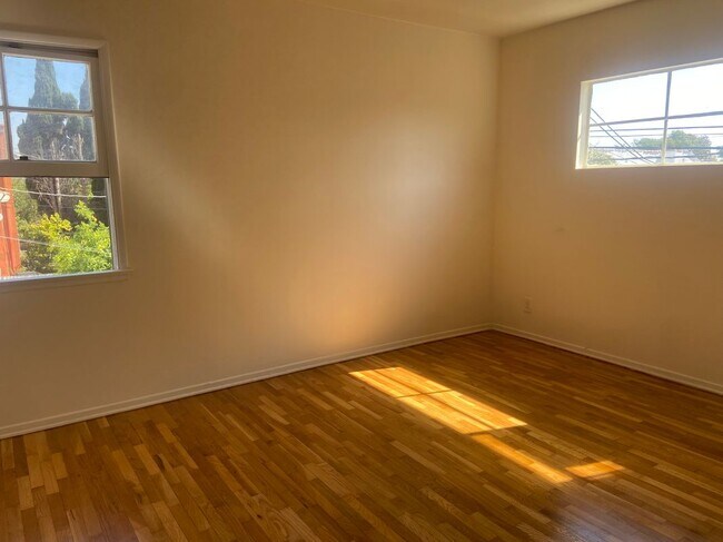 Building Photo - 1466 S Sherbourne Dr