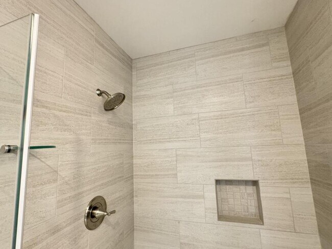 Building Photo - 222 Biltmore Pl