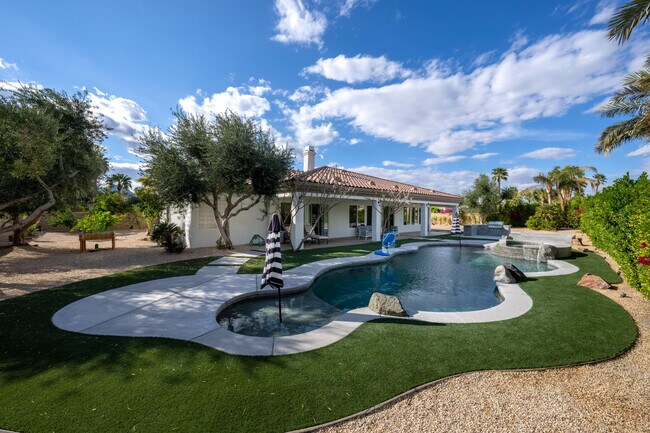 Building Photo - 49392 Hohokam River St