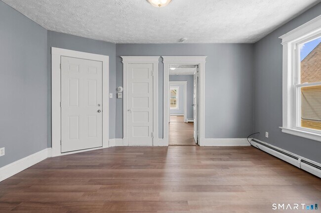 Building Photo - 66 Standish St