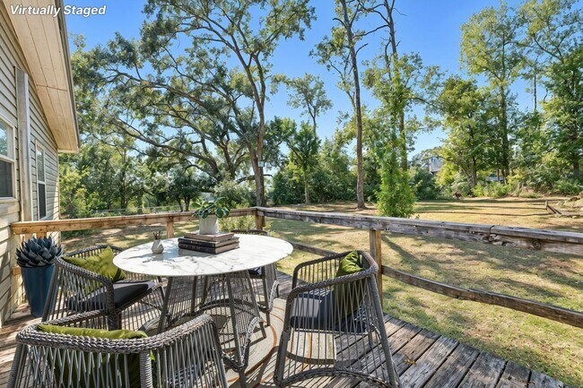 Building Photo - 208 Juniper Dr