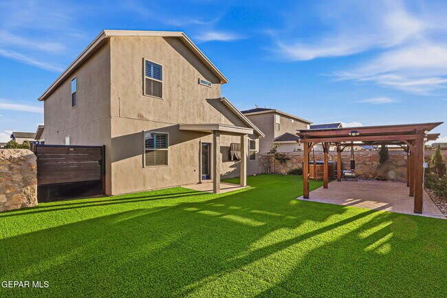 Building Photo - 12365 Desert Vista Ave
