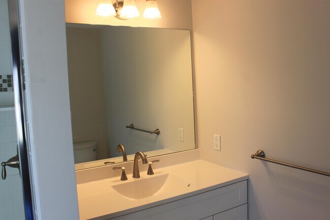 Building Photo - 22 Church St