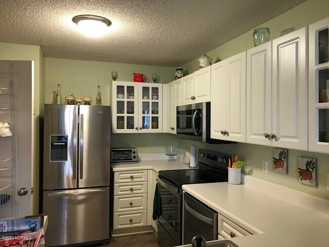 Building Photo - 4146 Breezewood Dr