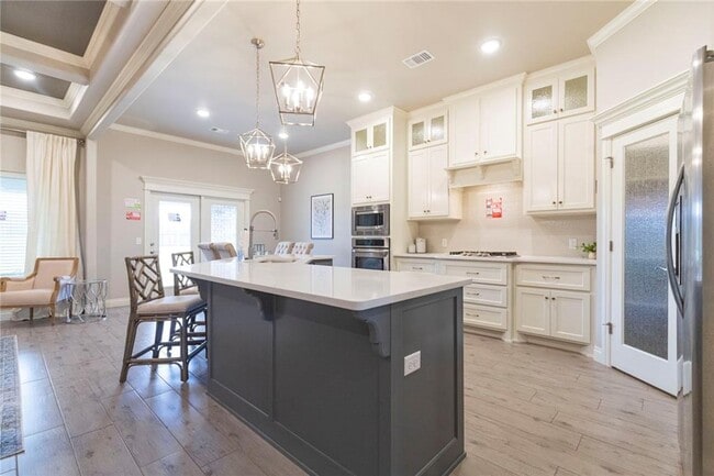 Building Photo - Stunning new home + 4 bedrooms + 3 bathroo...