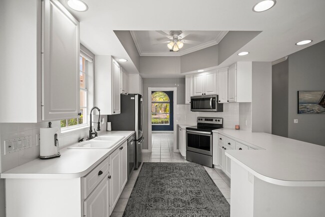 Building Photo - 3 Bedroom Single Family Home for Rent in I...