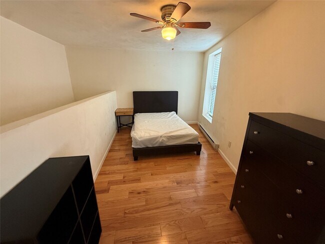 Building Photo - 25 Court St