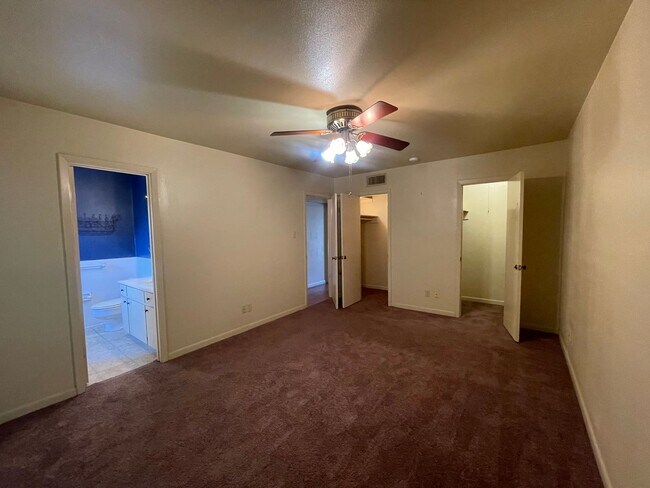 Building Photo - Move-In Ready and Waiting For You!
