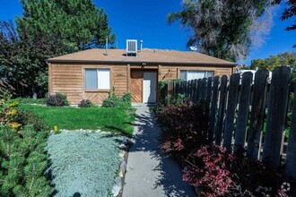 Building Photo - 2 Bed 1 Bath with Loft Apartment in Palisade!