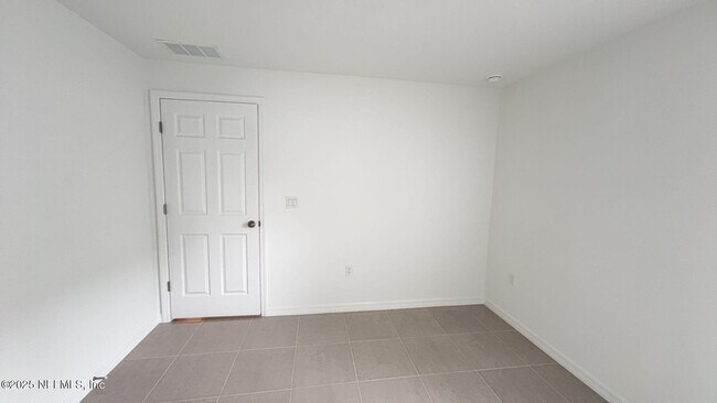 Building Photo - 4 Llobell Pl