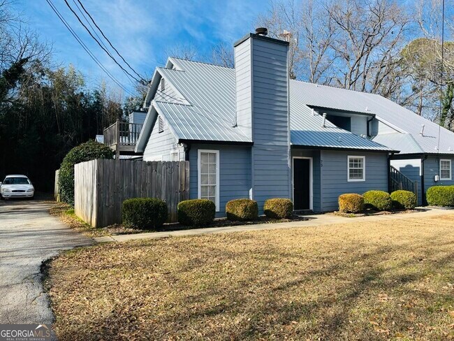 Primary Photo - 73 Clay St