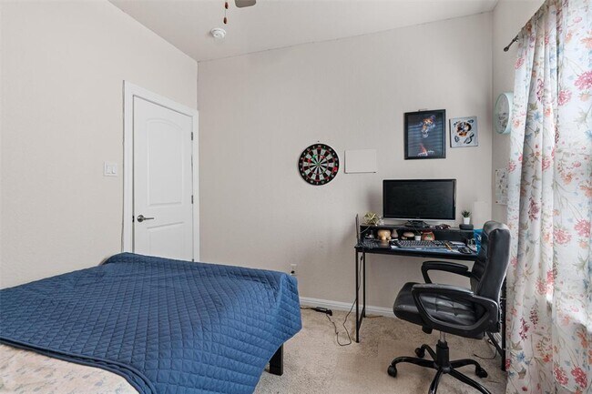 Building Photo - 113 Yellow Thistle Cv