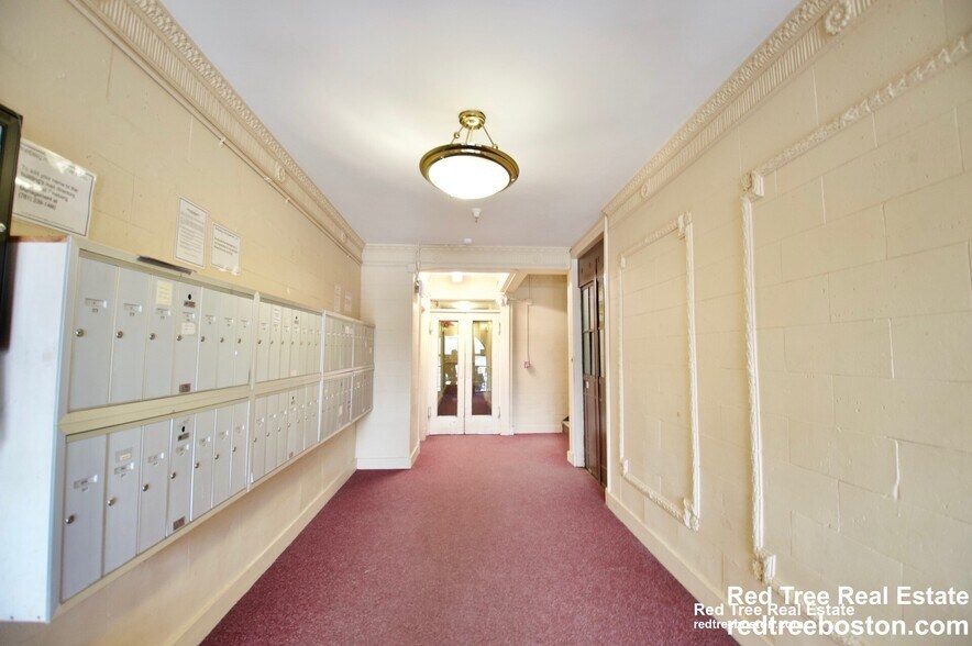 Building Photo - 1191 Boylston St