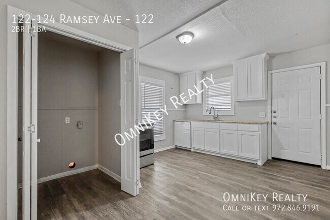 Building Photo - 122-124 Ramsey Ave-122