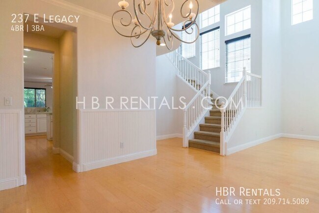 Building Photo - WICKLUND Village 4 Bedroom Home - Gated Dr...
