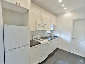 Building Photo - 1 bedroom in New York NY 10019