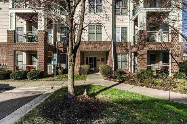 Building Photo - 800 Moratuck Dr