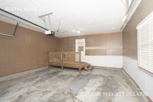 Building Photo - 5521 W 98th Pl