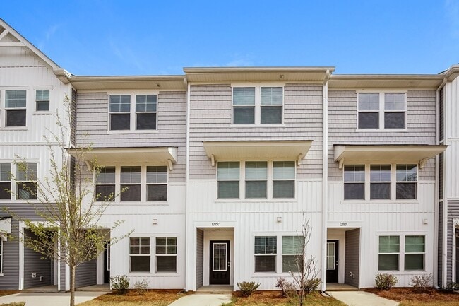 Building Photo - 1211 Briarhill Rd