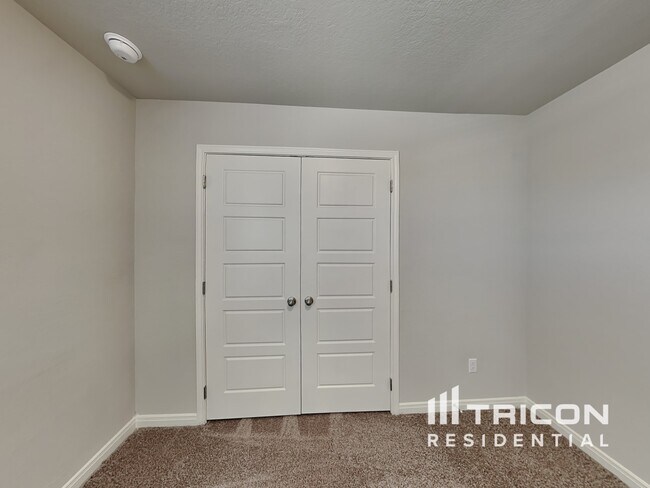 Building Photo - 5803 Nyla Wy
