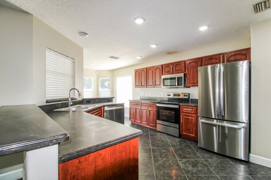 Building Photo - 8343 Natoma St