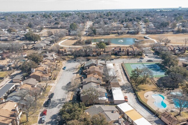 Building Photo - 2018 Warnford Pl