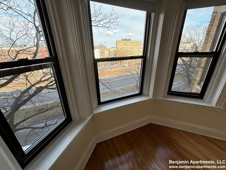 Building Photo - 1263 Commonwealth Ave