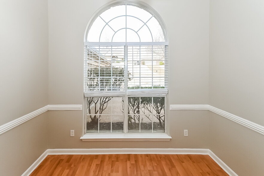 Building Photo - 1236 Biloxi St