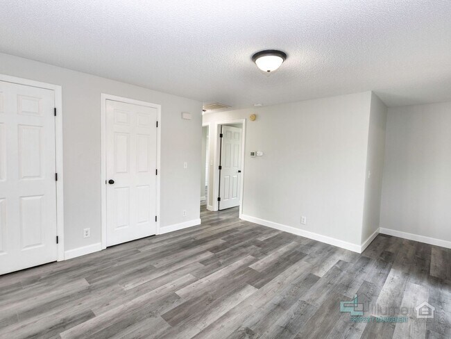 Building Photo - START THE YEAR RENT FREE! Charming 4-Bedroom Keizer Home Close to Everything