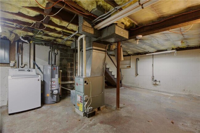 Building Photo - 351 Boulevard