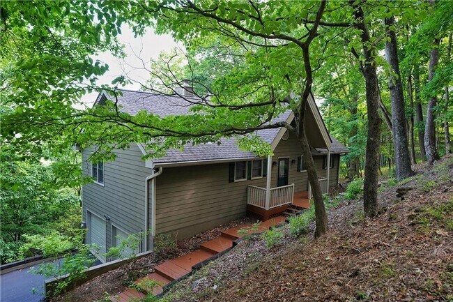 Building Photo - 127 Columbine Dr
