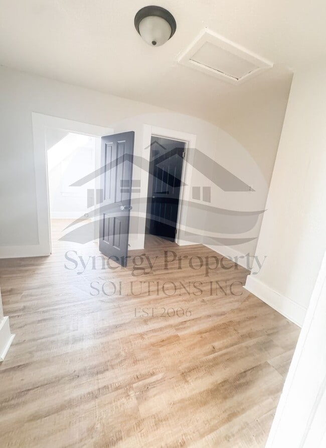 Building Photo - Shelby Home