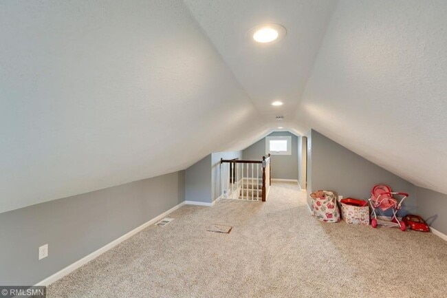 Building Photo - Perfect 4 bedroom count Home in Columbia H...