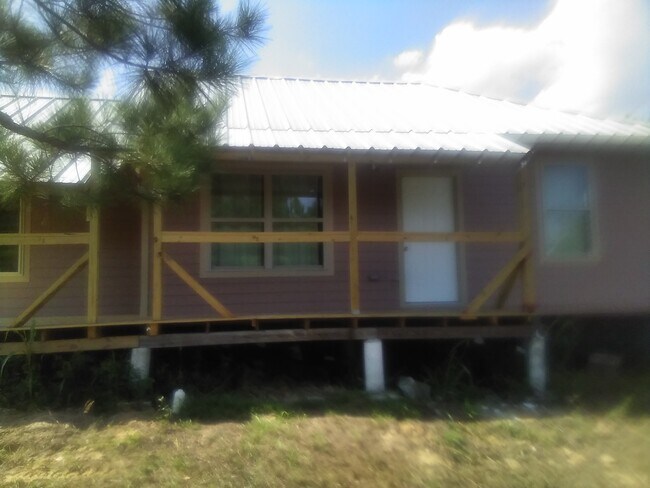 Building Photo - 120 Lisa Ln