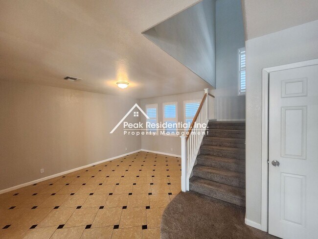 Building Photo - Spacious Stockton 5bd/3ba back up to Elkhorn Golf Club